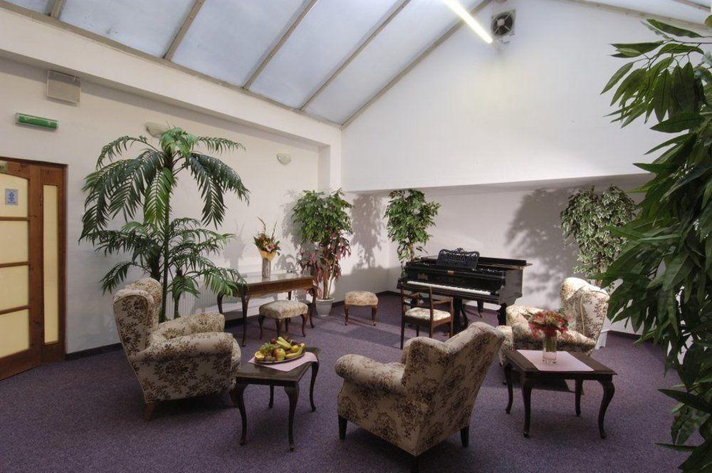 Ea Hotel Jessenius Karlowe Wary Zewnętrze zdjęcie