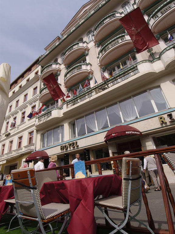 Ea Hotel Jessenius Karlowe Wary Zewnętrze zdjęcie